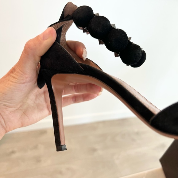 Alaia La Bombe 110 studded suede sandal heels - Picture 5 of 5